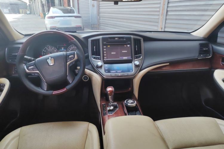 Used Toyota Crown 2015 2.0T Fashion Edition Center Console