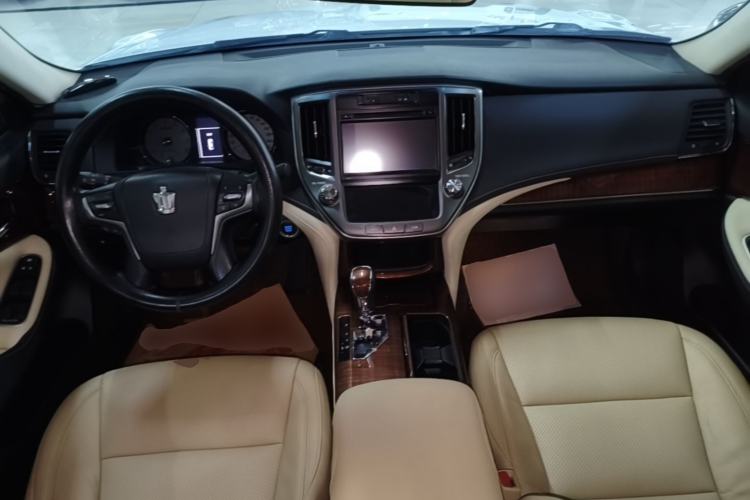 Used Toyota Crown 2015 2.0T Pioneer Edition Center Console