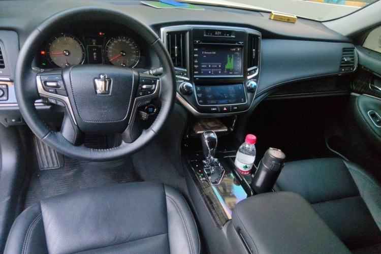 Used Toyota Crown 2015 2.0T Fashion Edition Center Console