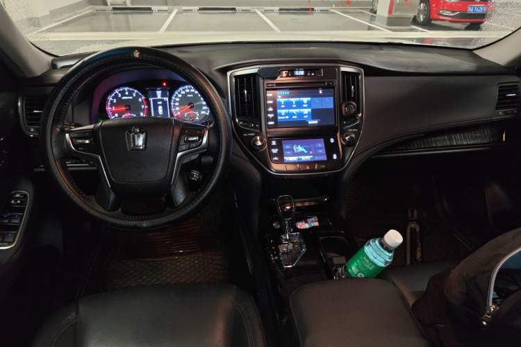 Used Toyota Crown 2015 2.0T Fashion Edition Center Console