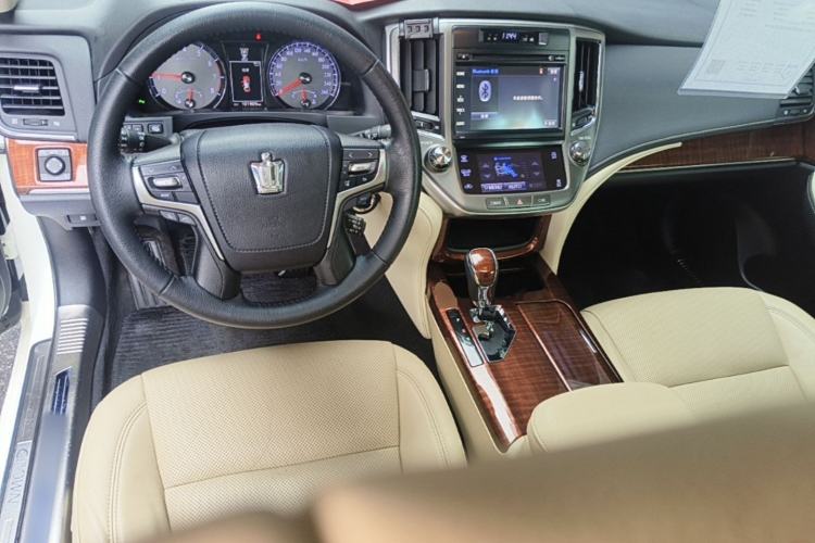Used Toyota Crown 2015 2.0T Fashion Edition Center Console