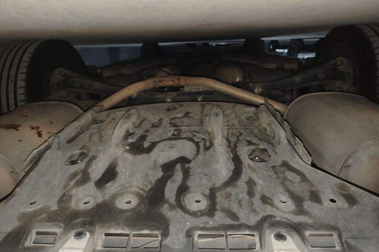 Used Toyota Crown 2015 2.0T Pioneer Edition Chassis Rear
