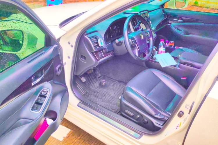 Used Toyota Crown 2015 2.0T Fashion Edition Driver Seat