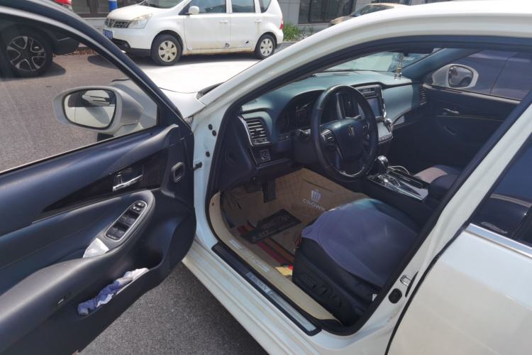Used Toyota Crown 2015 2.0T Fashion Edition Driver Seat