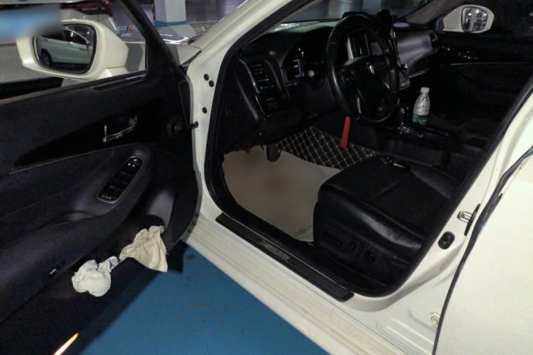 Used Toyota Crown 2015 2.0T Fashion Edition Driver Seat