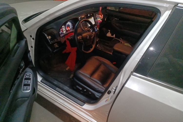 Used Toyota Crown 2015 2.0T Fashion Edition Driver Seat