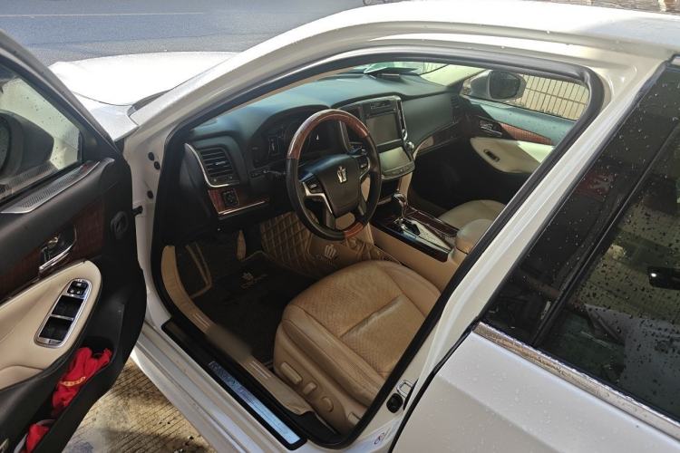 Used Toyota Crown 2015 2.5L Fashion Limited Edition Driver Seat