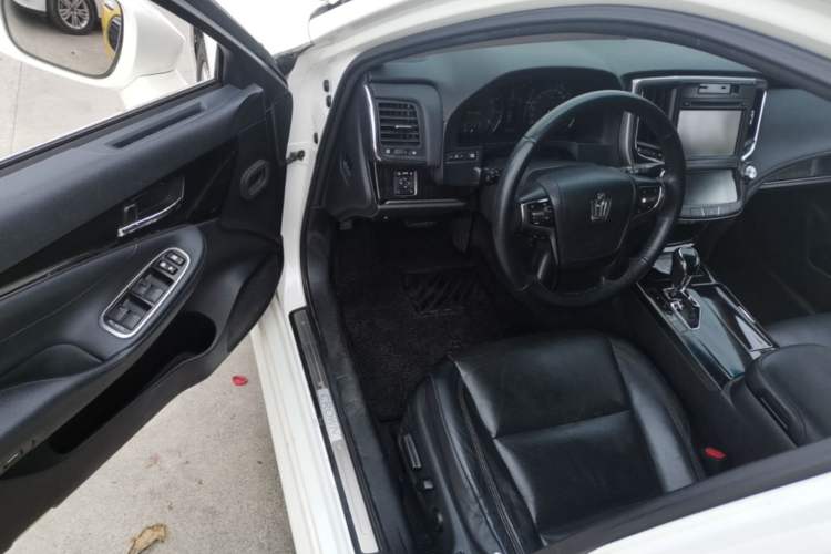 Used Toyota Crown 2015 2.0T Fashion Edition Driver Seat