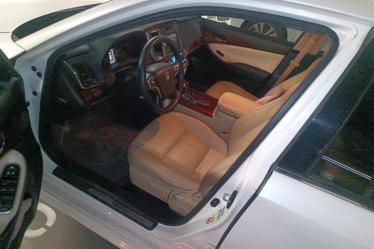 Used Toyota Crown 2015 2.0T Pioneer Edition Driver Seat