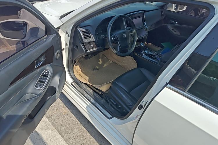 Used Toyota Crown 2015 2.0T Fashion Edition Driver Seat