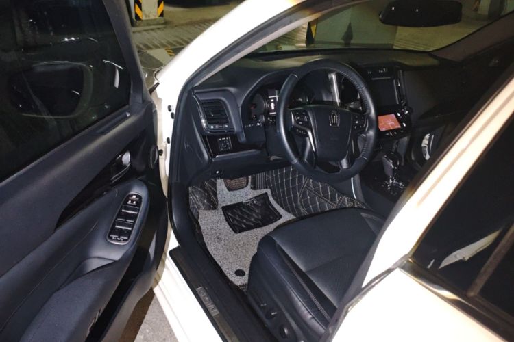 Used Toyota Crown 2015 2.0T Fashion Edition Driver Seat