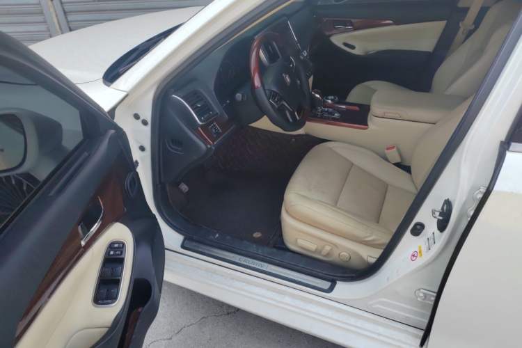Used Toyota Crown 2015 2.0T Fashion Edition Driver Seat