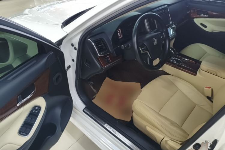 Used Toyota Crown 2015 2.0T Pioneer Edition Driver Seat