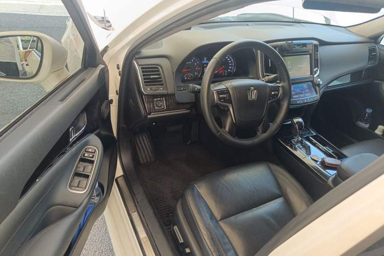 Used Toyota Crown 2015 2.5L Smart Edition Driver Seat