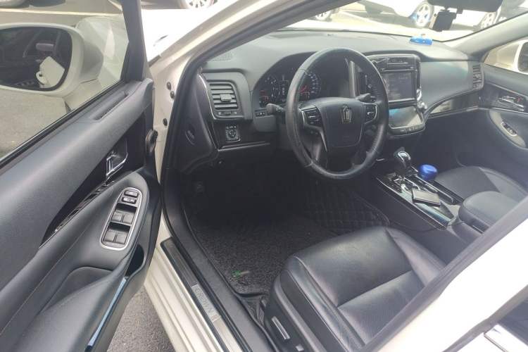 Used Toyota Crown 2015 2.0T Fashion Edition Driver Seat