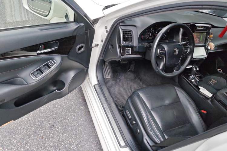 Used Toyota Crown 2015 2.0T Fashion Edition Driver Seat