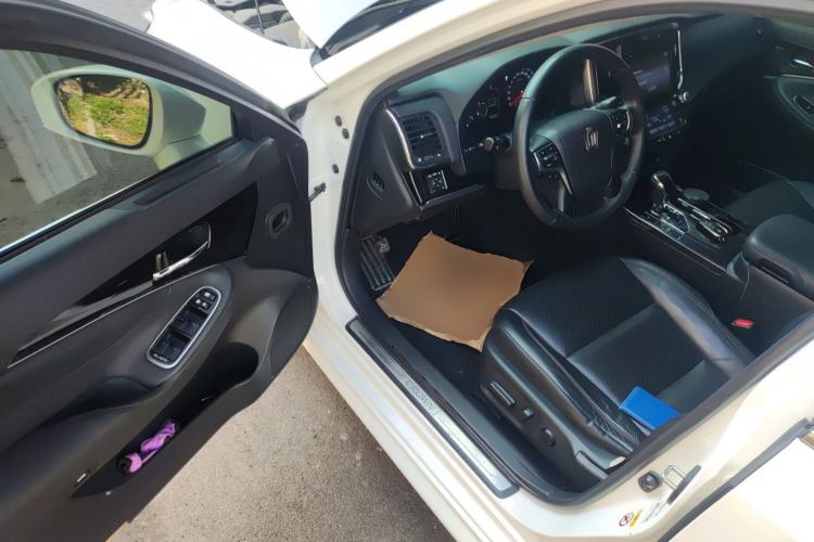 Used Toyota Crown 2015 2.0T Fashion Edition Driver Seat