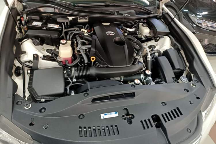 Used Toyota Crown 2015 2.0T Fashion Edition Engine Bay