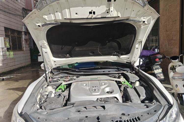 Used Toyota Crown 2015 2.5L Fashion Limited Edition Engine Bay