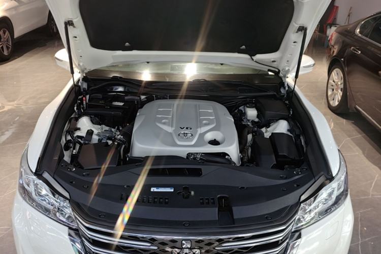 Used Toyota Crown 2015 2.5L Smart Edition Engine Bay