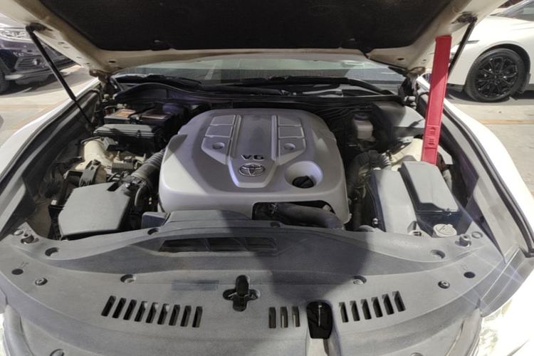 Used Toyota Crown 2015 2.5L Smart Edition Engine Bay