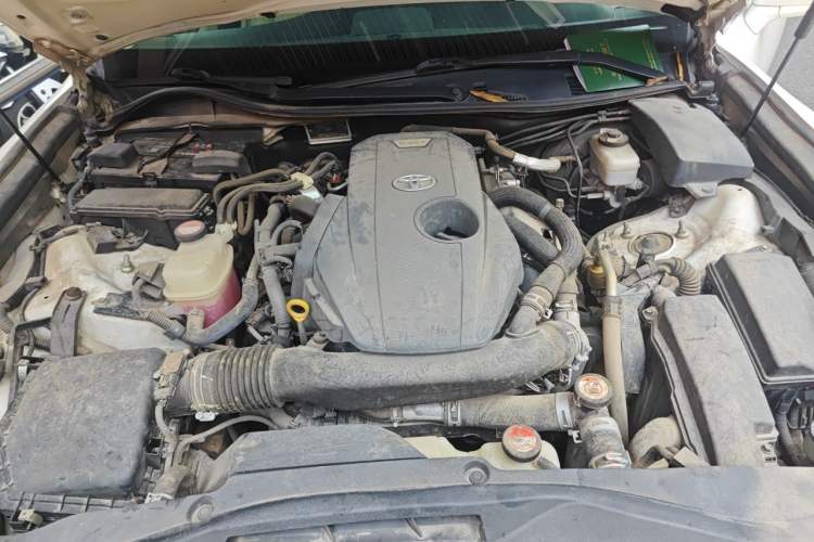 Used Toyota Crown 2015 2.0T Fashion Edition Engine Bay