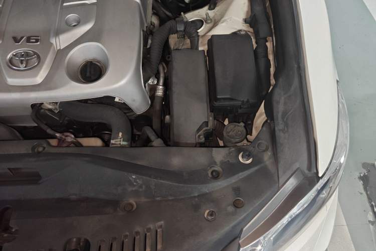 Used Toyota Crown 2015 2.5L Smart Edition Engine Bay Left