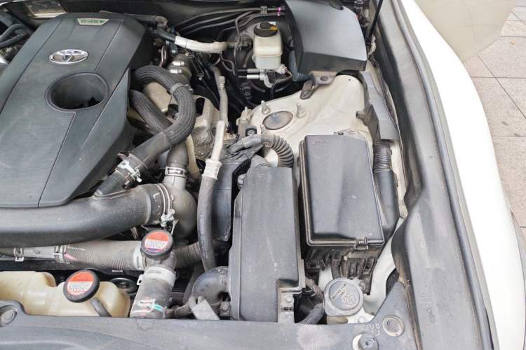 Used Toyota Crown 2015 2.0T Fashion Edition Engine Bay Left
