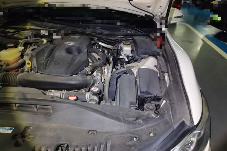 Used Toyota Crown 2015 2.0T Fashion Edition Engine Bay Left