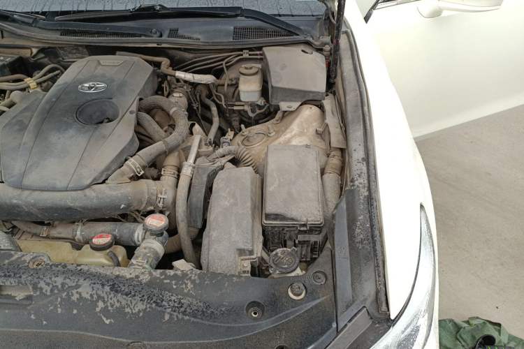 Used Toyota Crown 2015 2.0T Fashion Edition Engine Bay Left