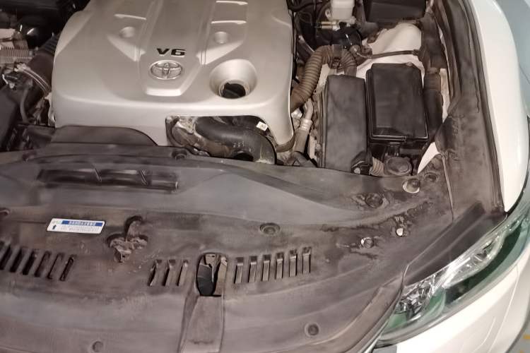 Used Toyota Crown 2015 2.5L Luxury Edition Engine Bay Left