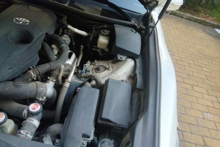 Used Toyota Crown 2015 2.0T Fashion Edition Engine Bay Left