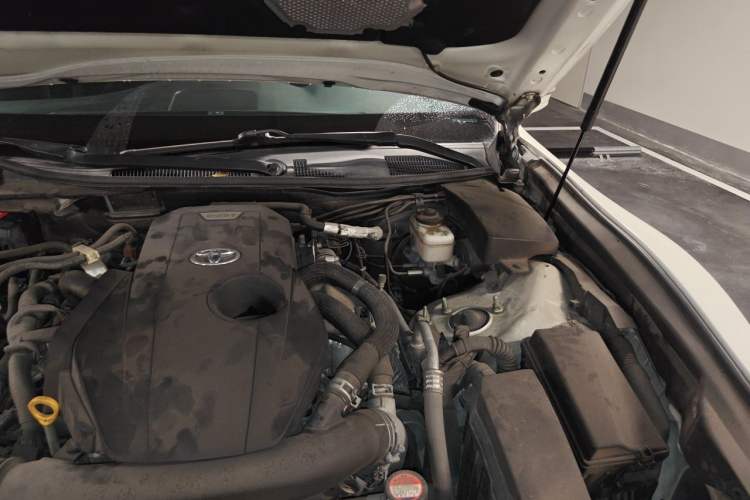 Used Toyota Crown 2015 2.0T Fashion Edition Engine Bay Left