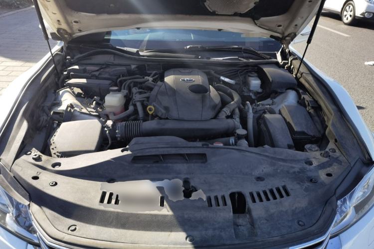 Used Toyota Crown 2015 2.0T Fashion Edition Engine Bay