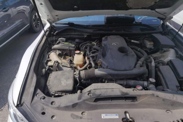 Used Toyota Crown 2015 2.0T Fashion Edition Engine Bay Right