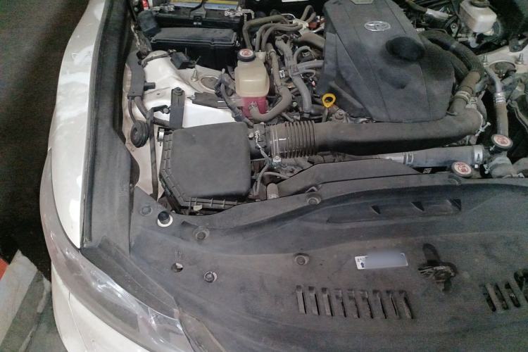 Used Toyota Crown 2015 2.0T Fashion Edition Engine Bay Right