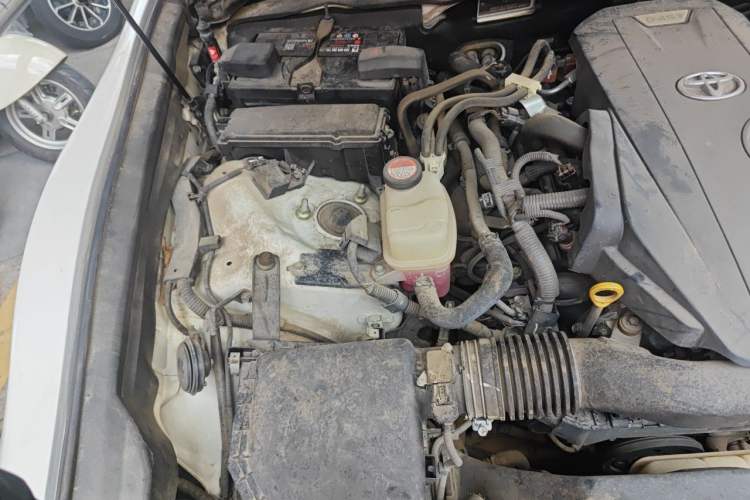 Used Toyota Crown 2015 2.0T Fashion Edition Engine Bay Right