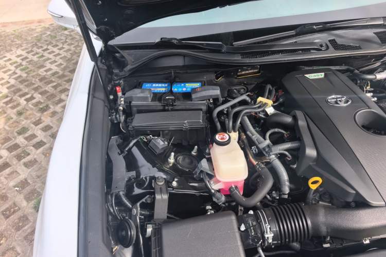 Used Toyota Crown 2015 2.0T Fashion Edition Engine Bay Right
