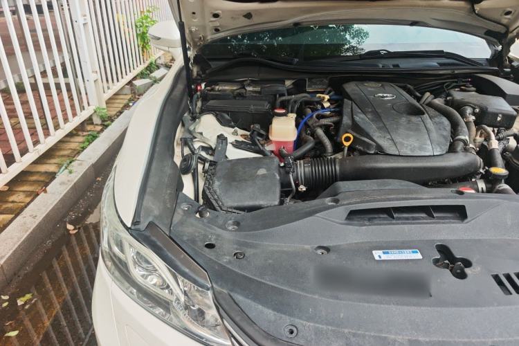 Used Toyota Crown 2015 2.0T Elite Edition Engine Bay Right