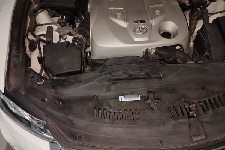 Used Toyota Crown 2015 2.5L Luxury Edition Engine Bay Right