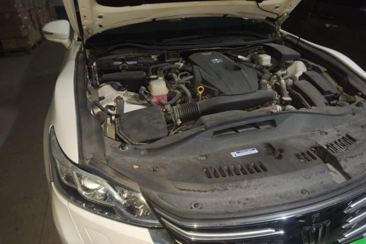 Used Toyota Crown 2015 2.0T Pioneer Edition Engine Bay Right
