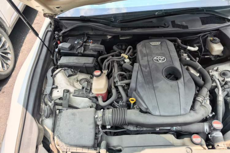 Used Toyota Crown 2015 2.0T Fashion Edition Engine Bay Right