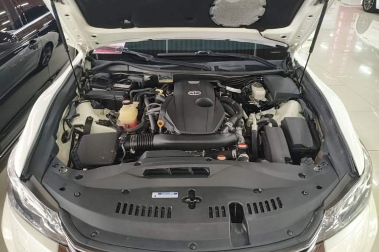 Used Toyota Crown 2015 2.0T Pioneer Edition Engine Bay