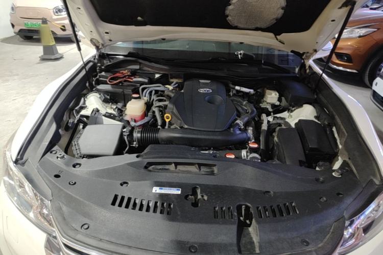 Used Toyota Crown 2015 2.0T Fashion Edition Engine Bay