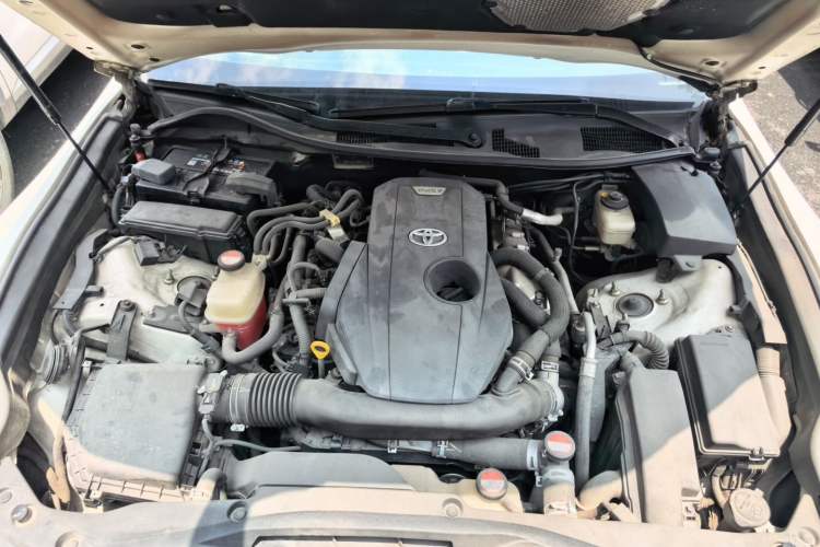 Used Toyota Crown 2015 2.0T Fashion Edition Engine Bay