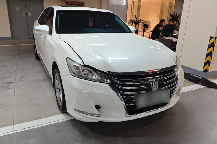 Used Toyota Crown 2015 2.0T Fashion Edition Exterior 1