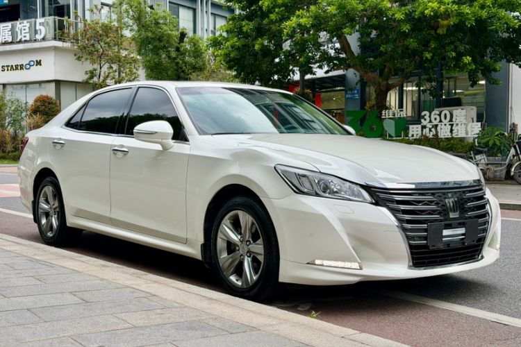 Used Toyota Crown 2015 2.0T Fashion Edition Exterior 1