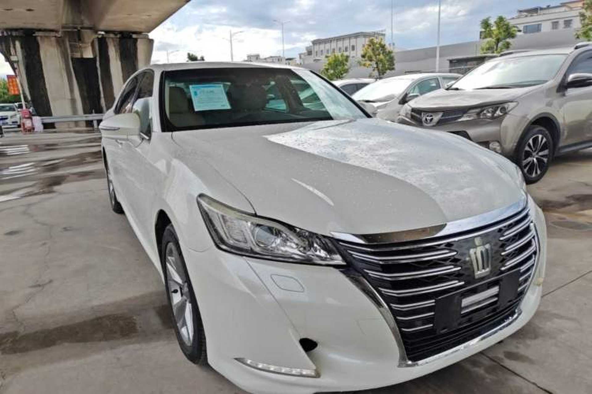 Used Toyota Crown 2015 2.0T Fashion Edition Exterior 1
