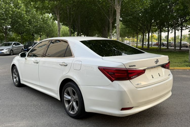 Used Toyota Crown 2015 2.0T Fashion Edition Exterior 2