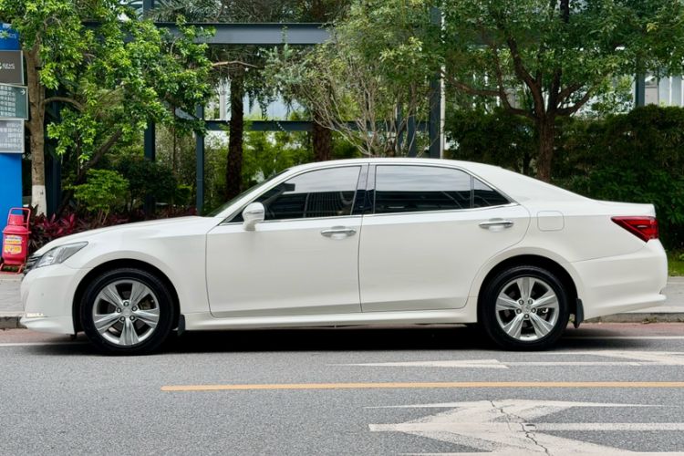 Used Toyota Crown 2015 2.0T Fashion Edition Exterior 2